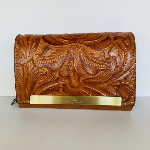 Patricia Nash Leather Cametti Trifold Wallet Organizer Tan Tooled Embossed Gold - Picture 3 of 16